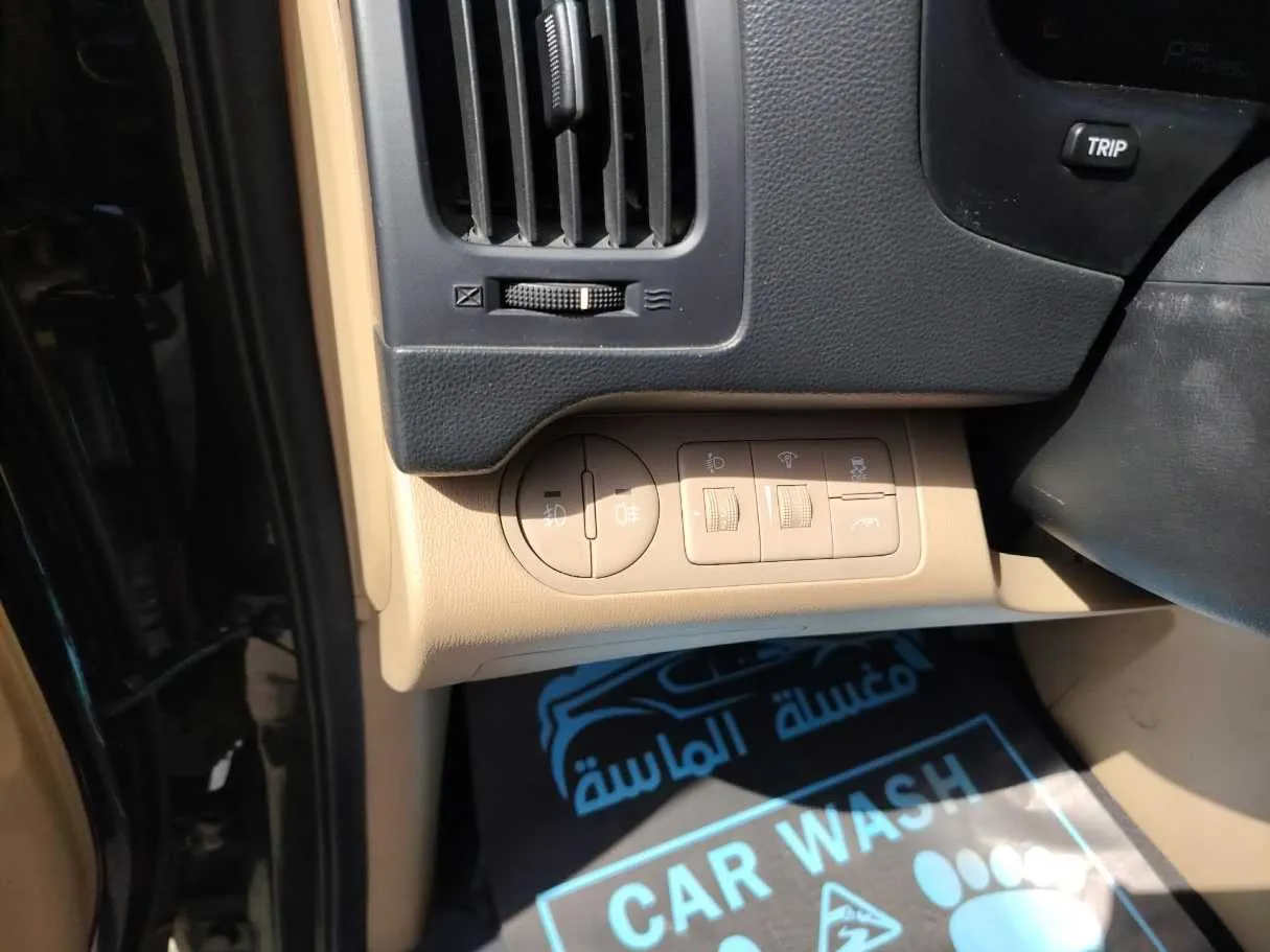 Car image 36