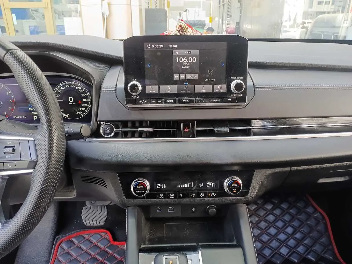 Car image 16