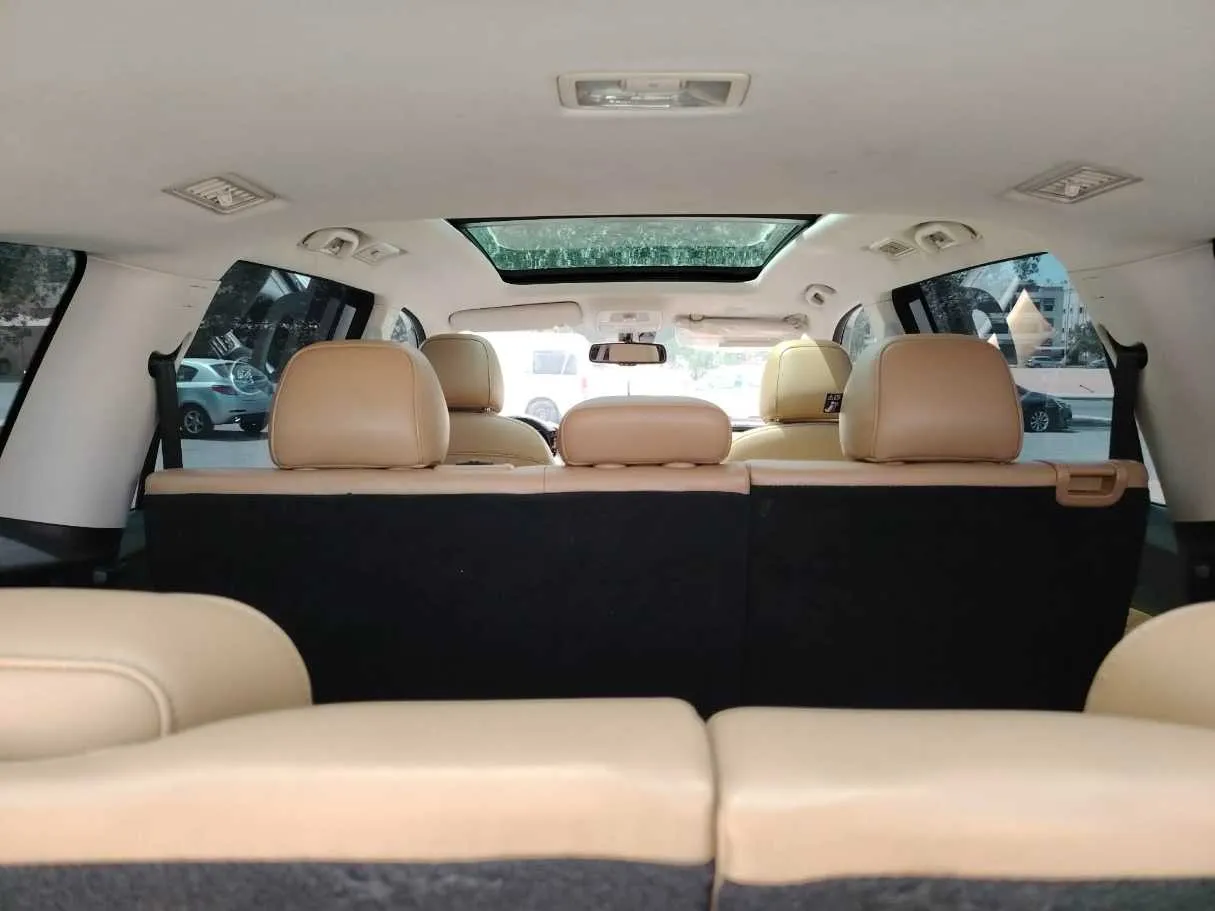 Car image 29