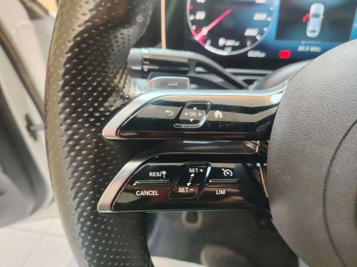 Car image 44