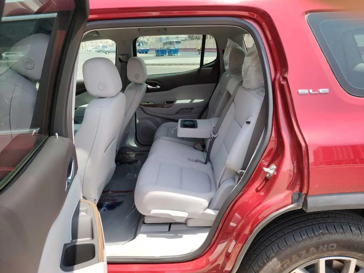 Car image 15