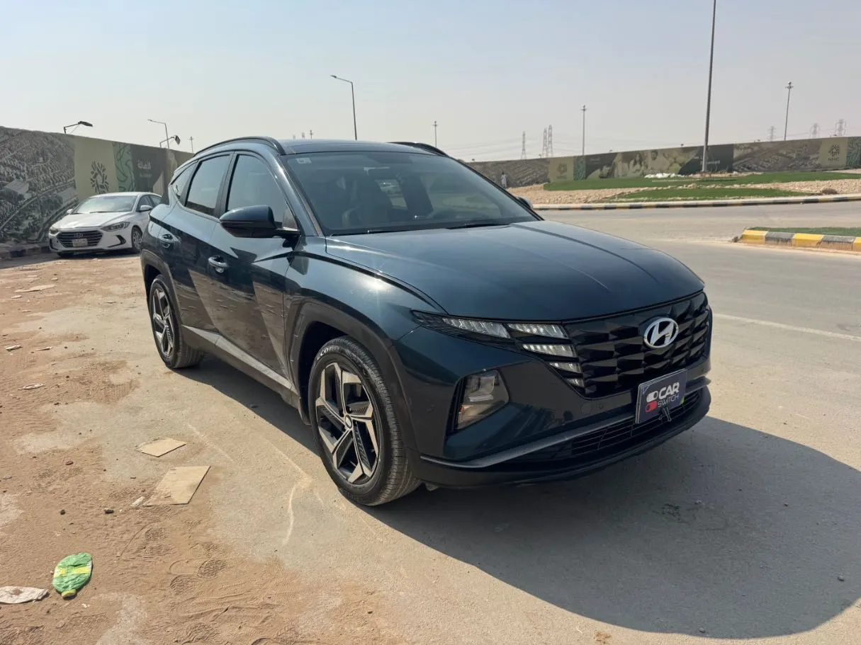 Car image 3