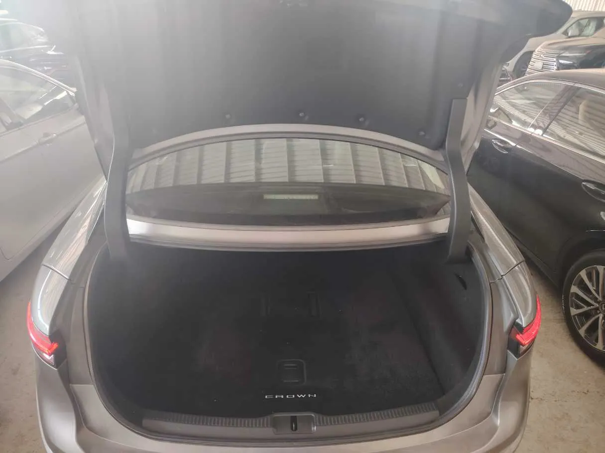 Car image 33