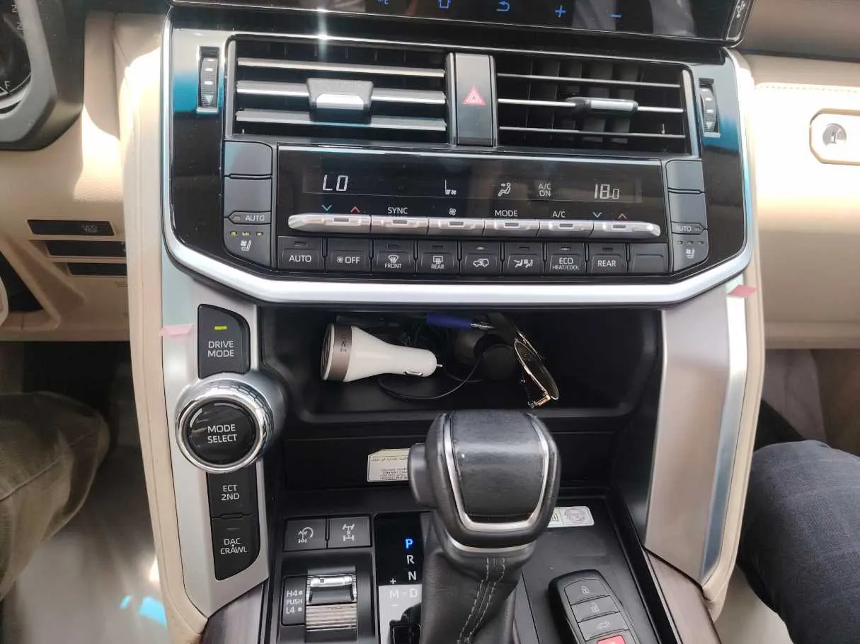Car image 27