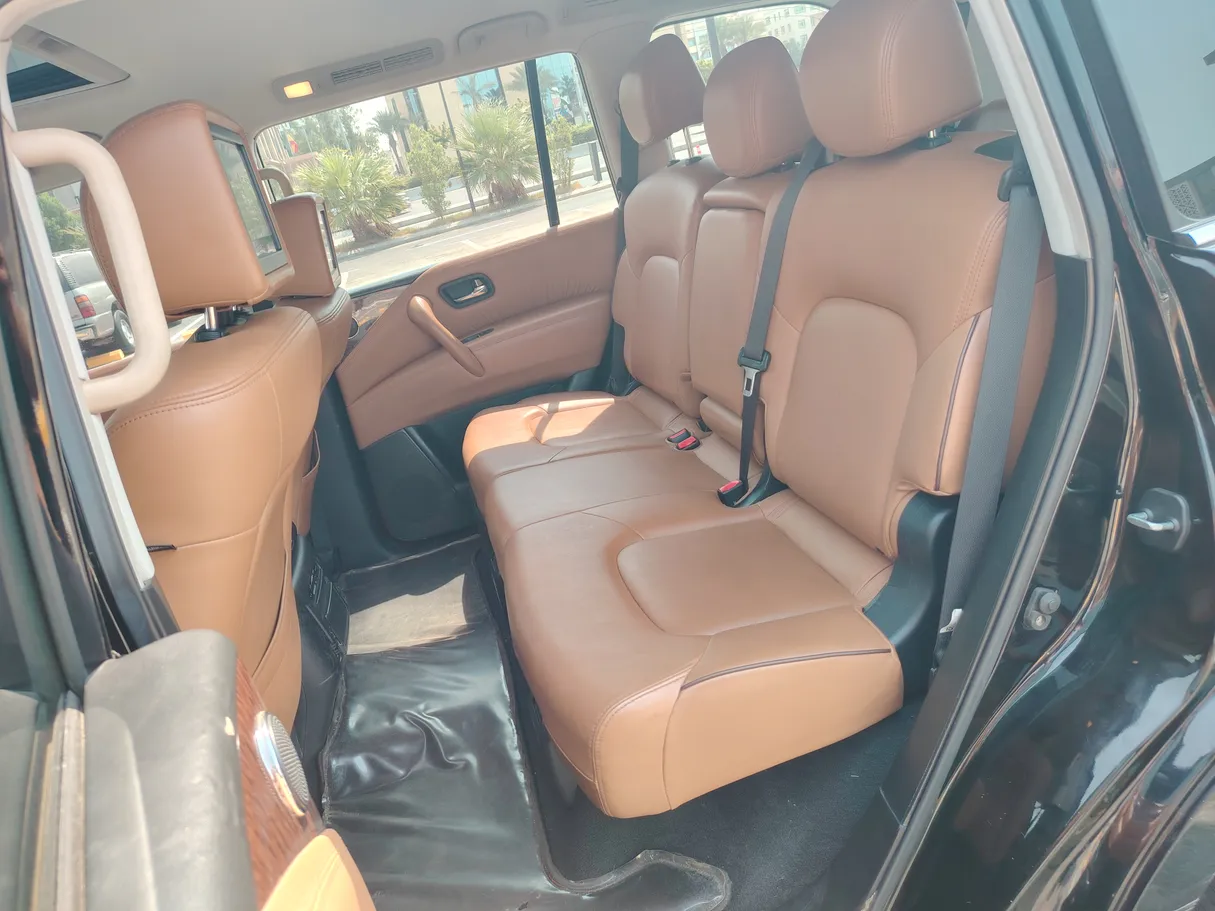 Car image 16