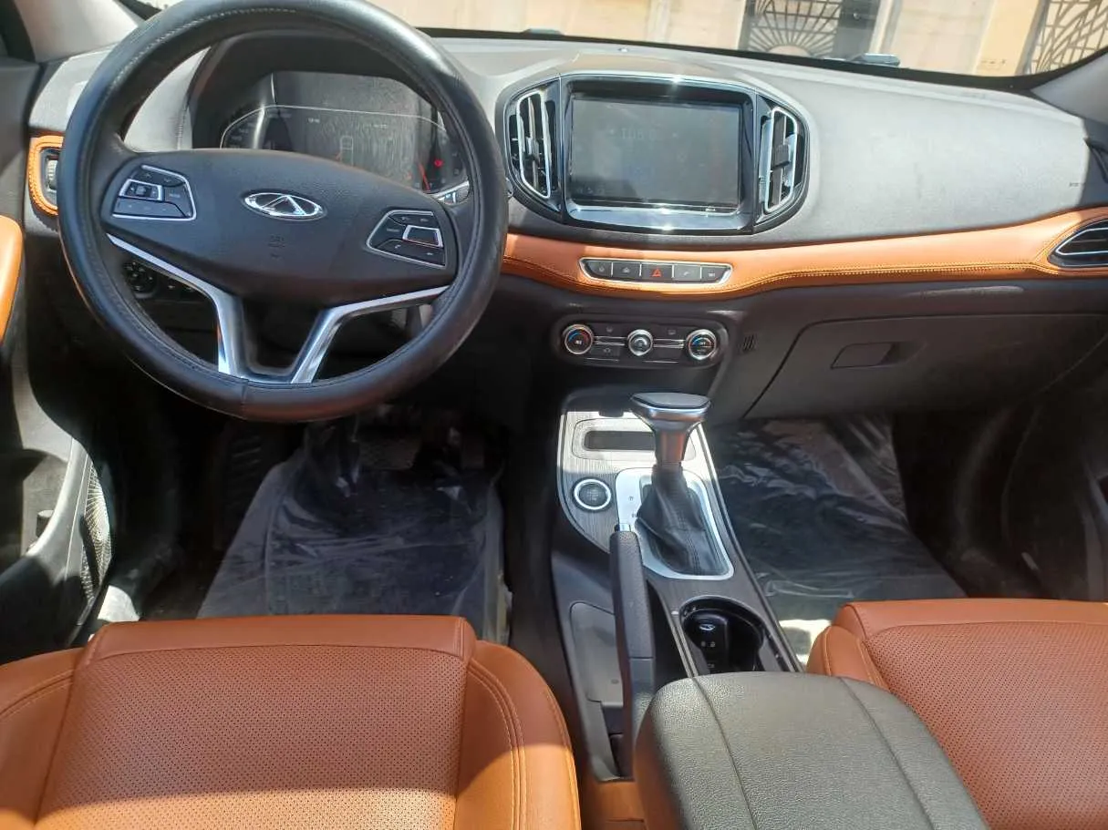 Car image 16