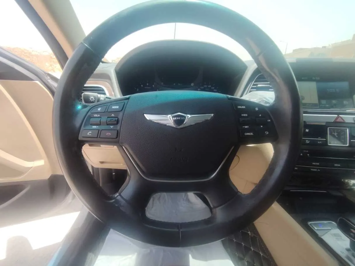 Car image 23
