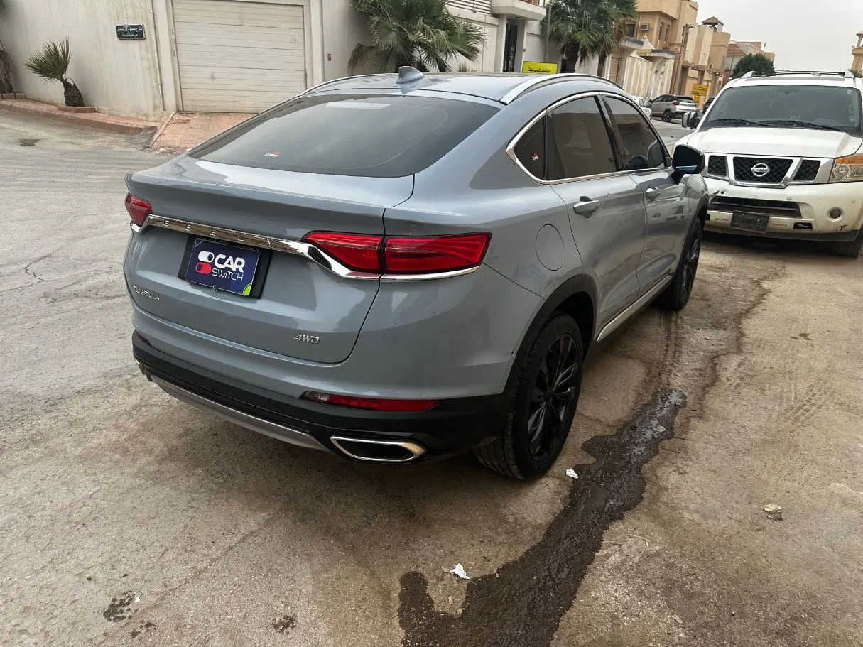 Car image 5