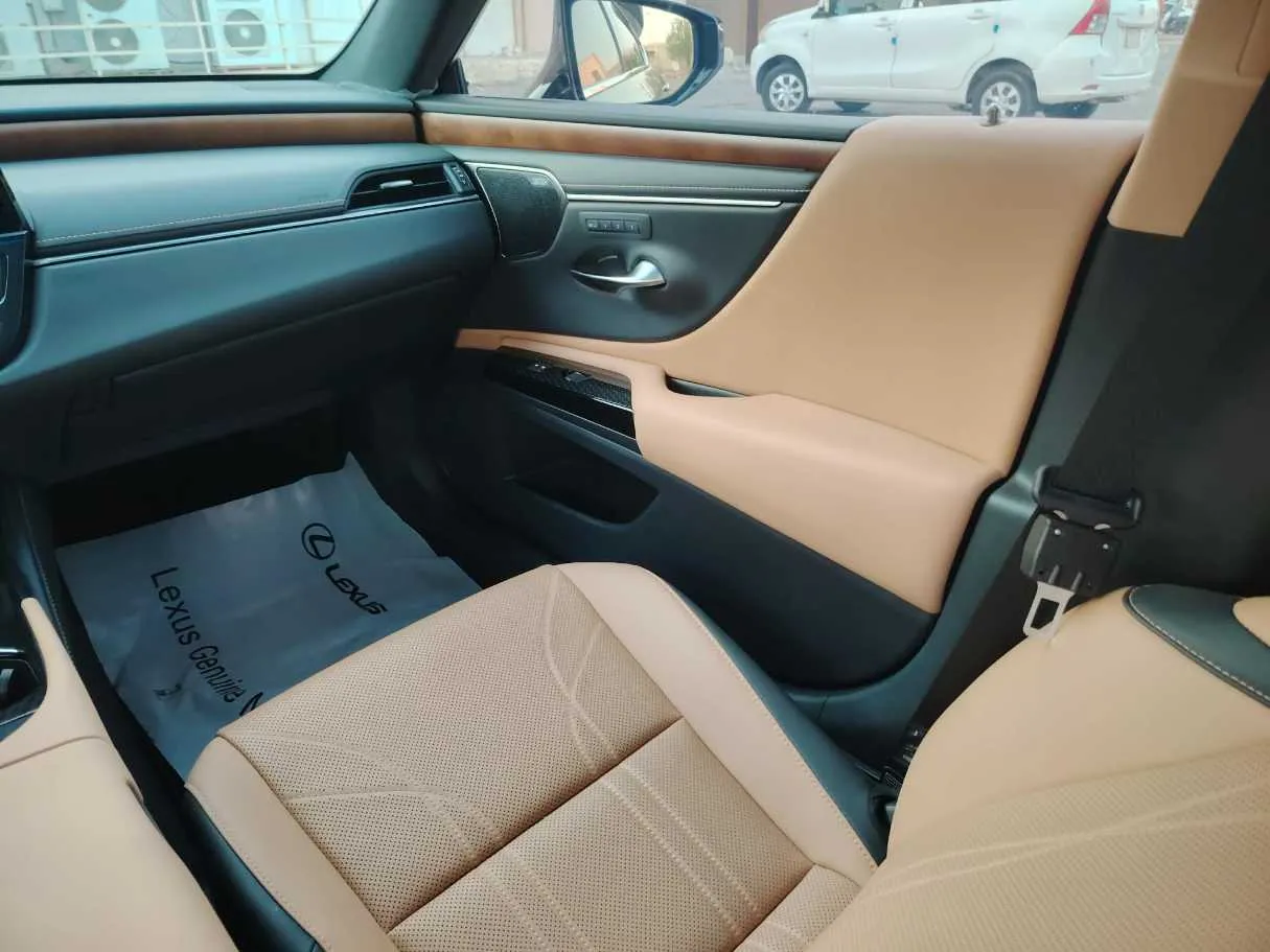 Car image 41