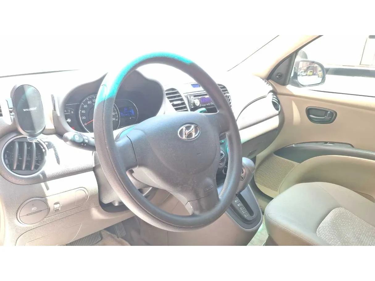 Car image 11