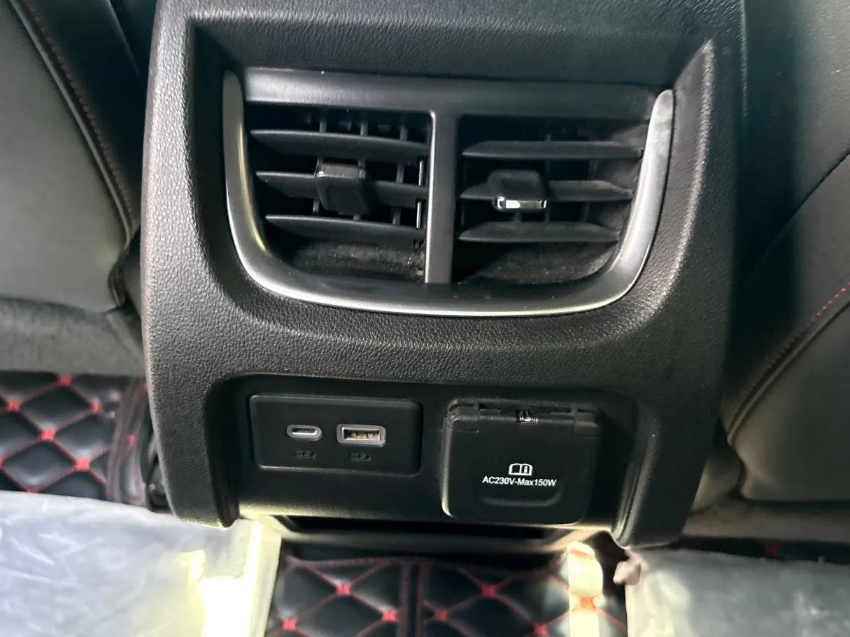 Car image 27