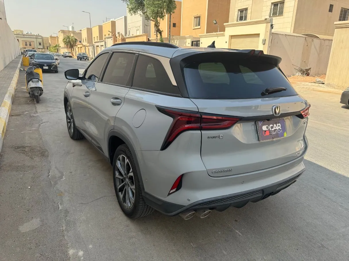 Car image 7