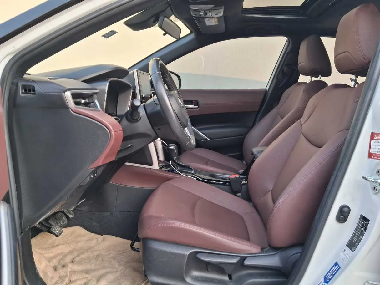 Car image 12