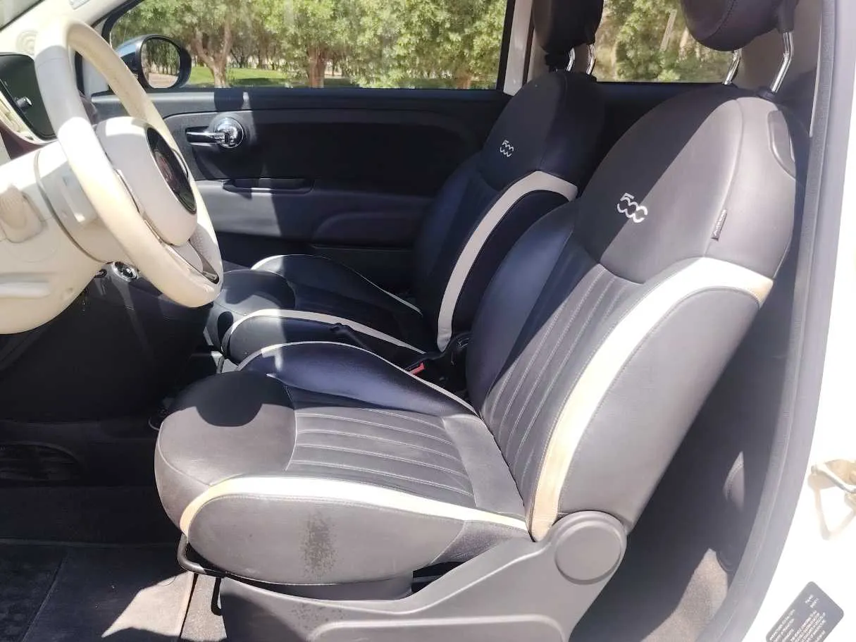 Car image 12