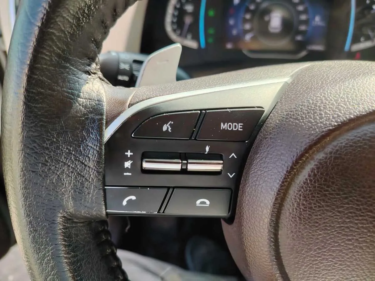Car image 39