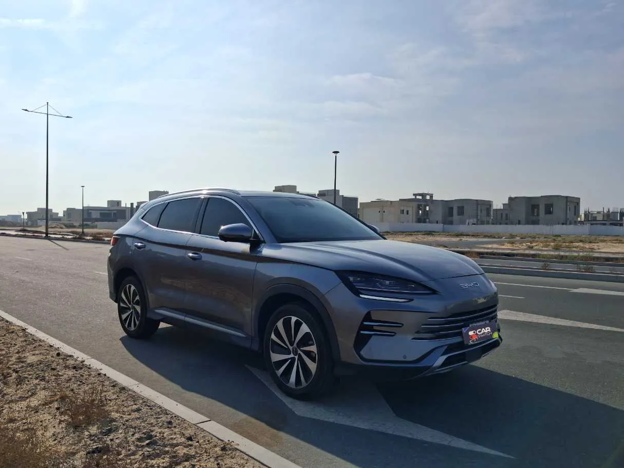 Car image 4
