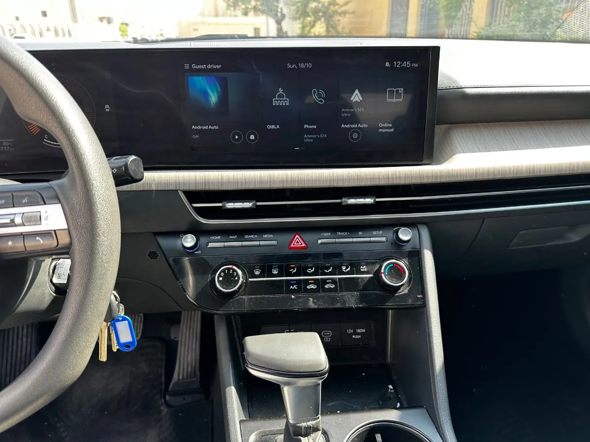 Car image 18