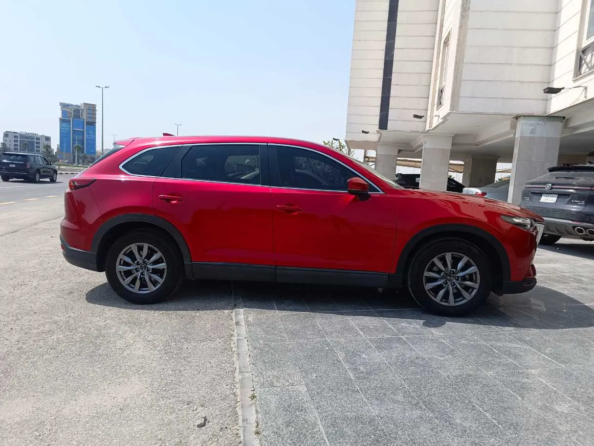 Car image 4