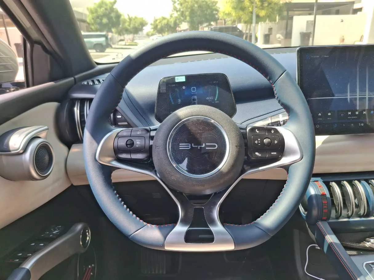 Car image 18