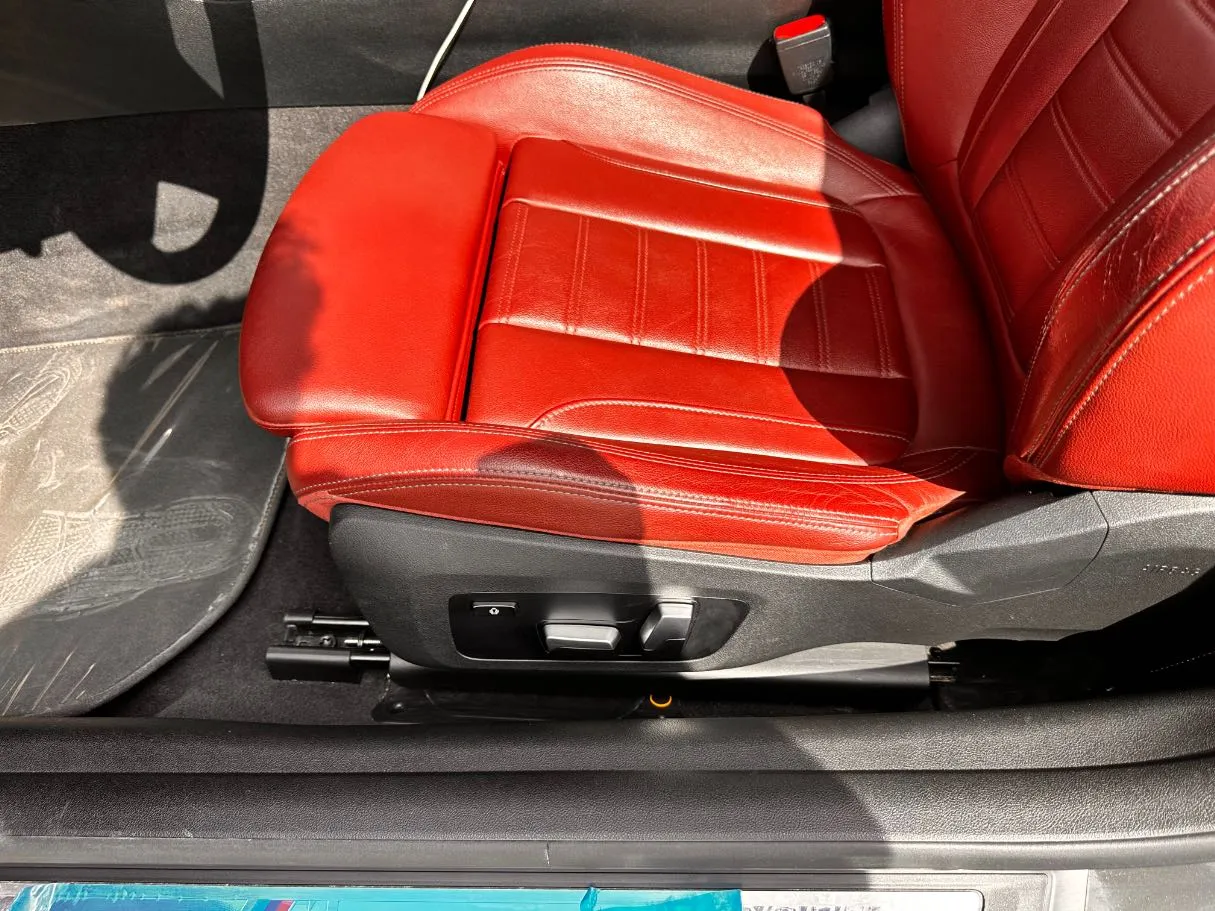 Car image 21