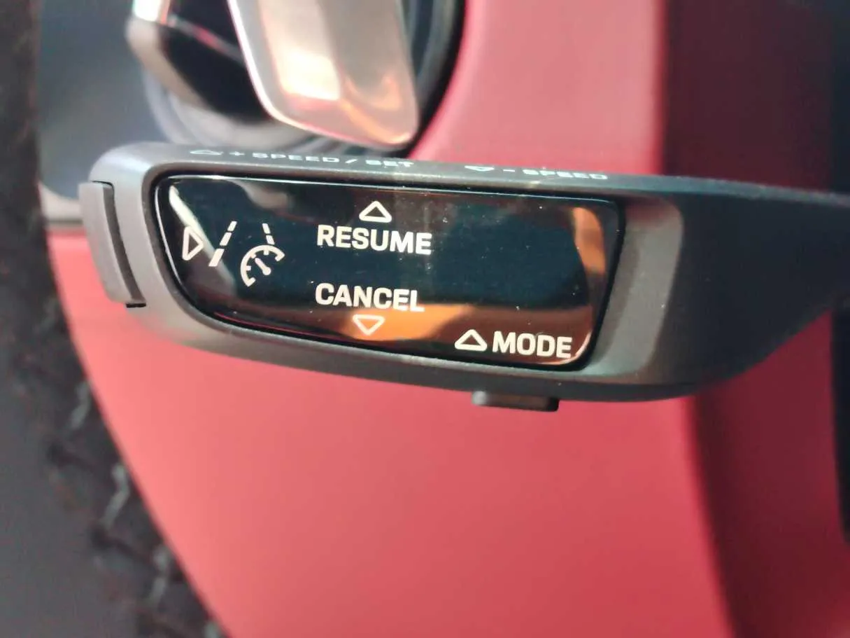 Car image 34