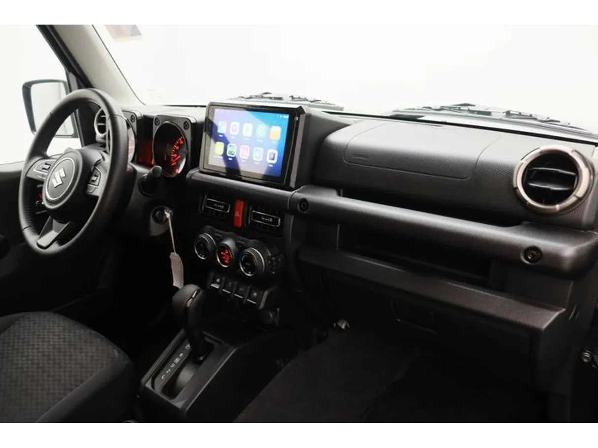 Car image 9
