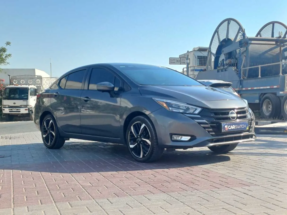 Car image 3
