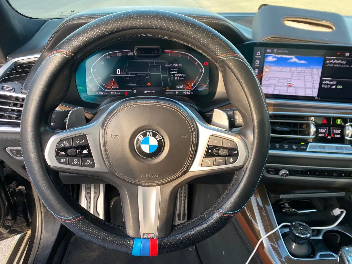 Car image 18