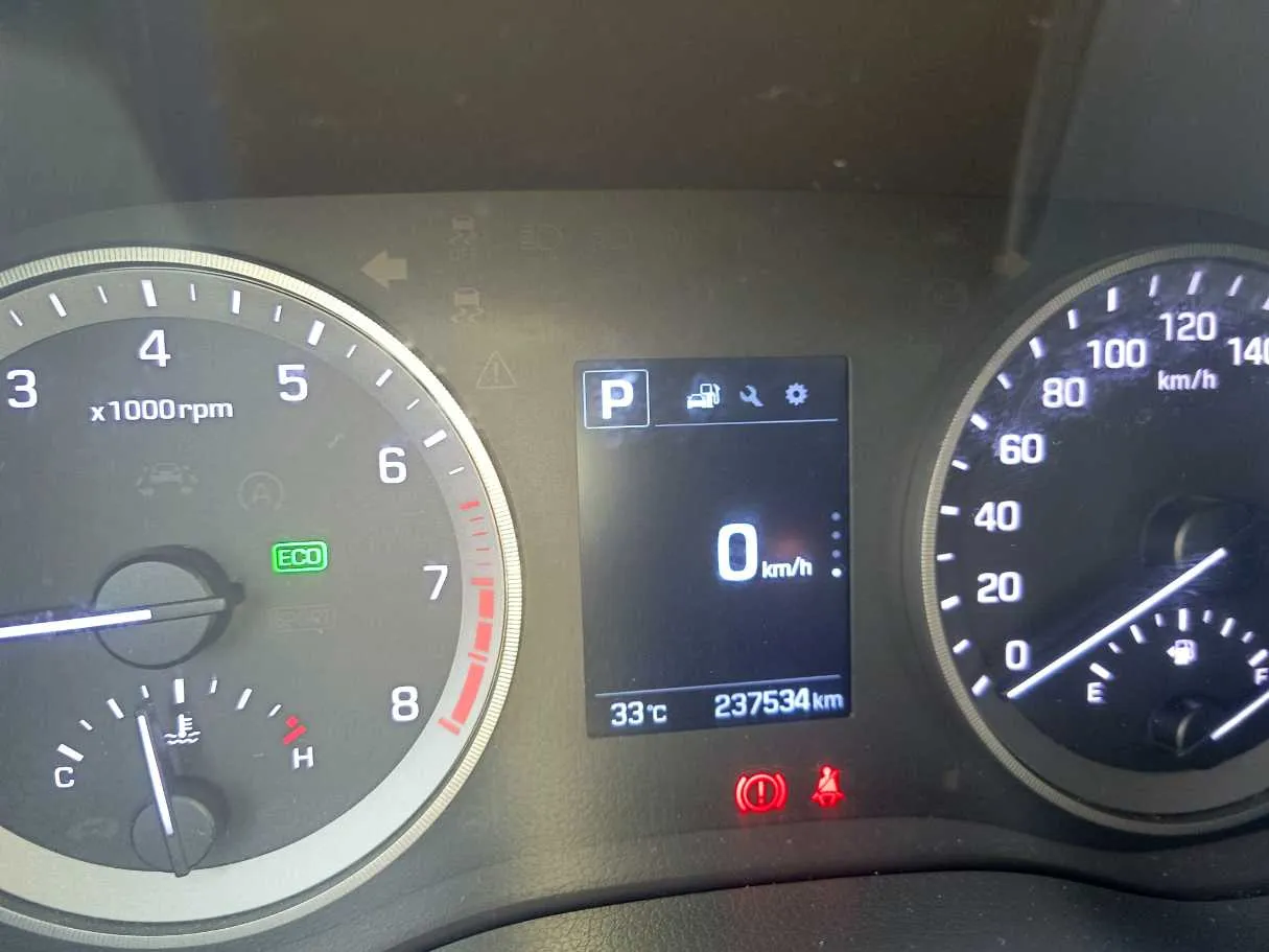 Car image 26