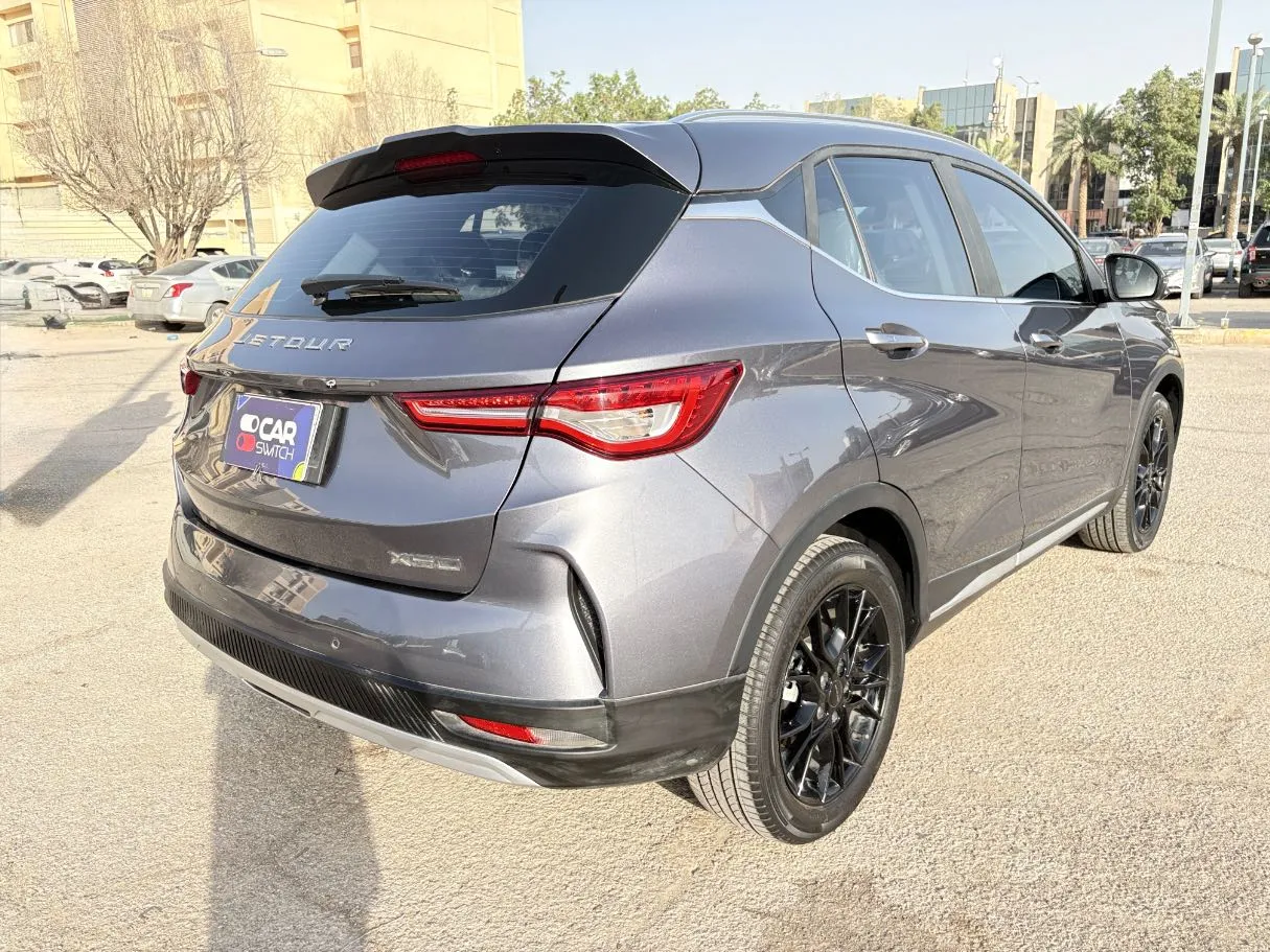 Car image 5