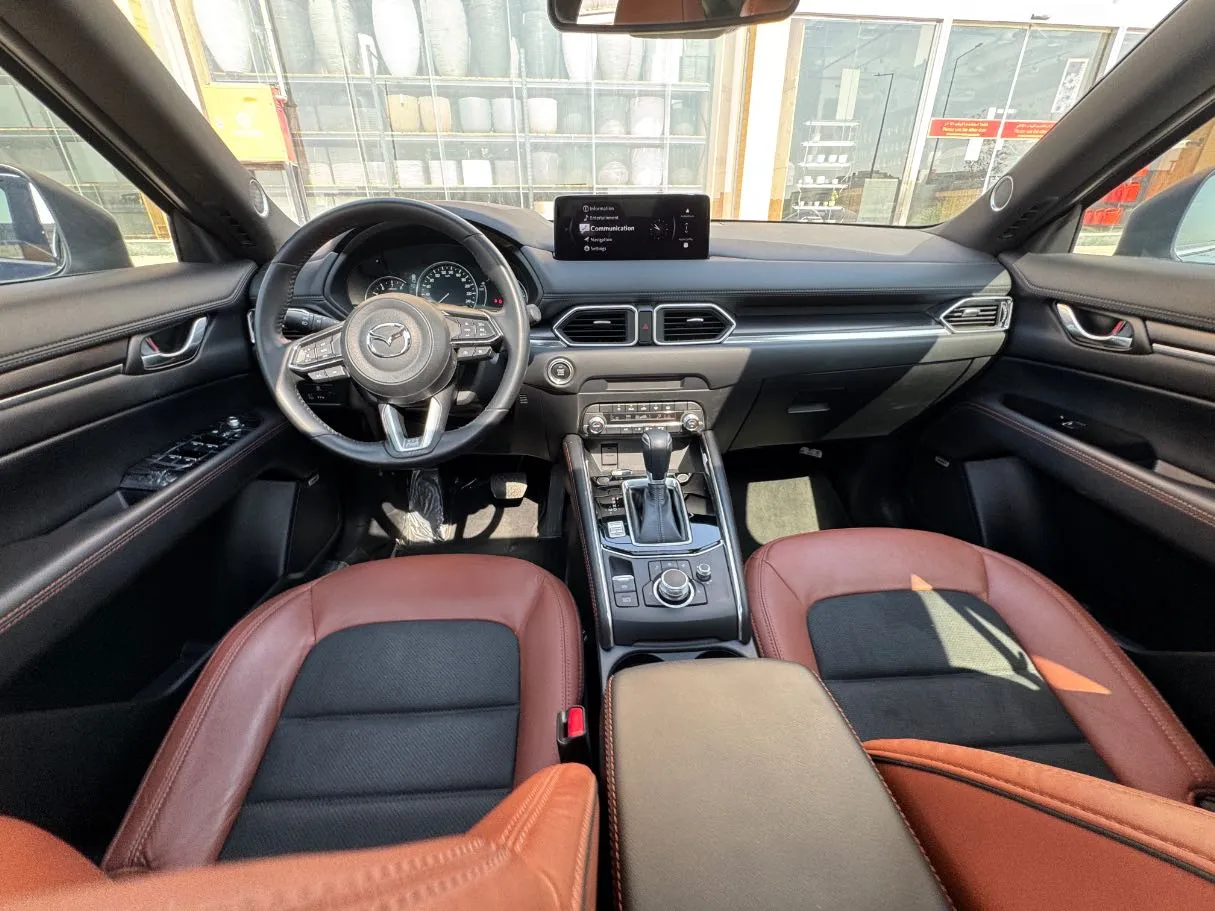 Car image 15