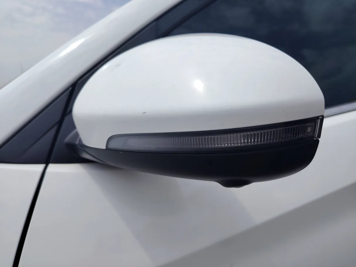 Car image 29