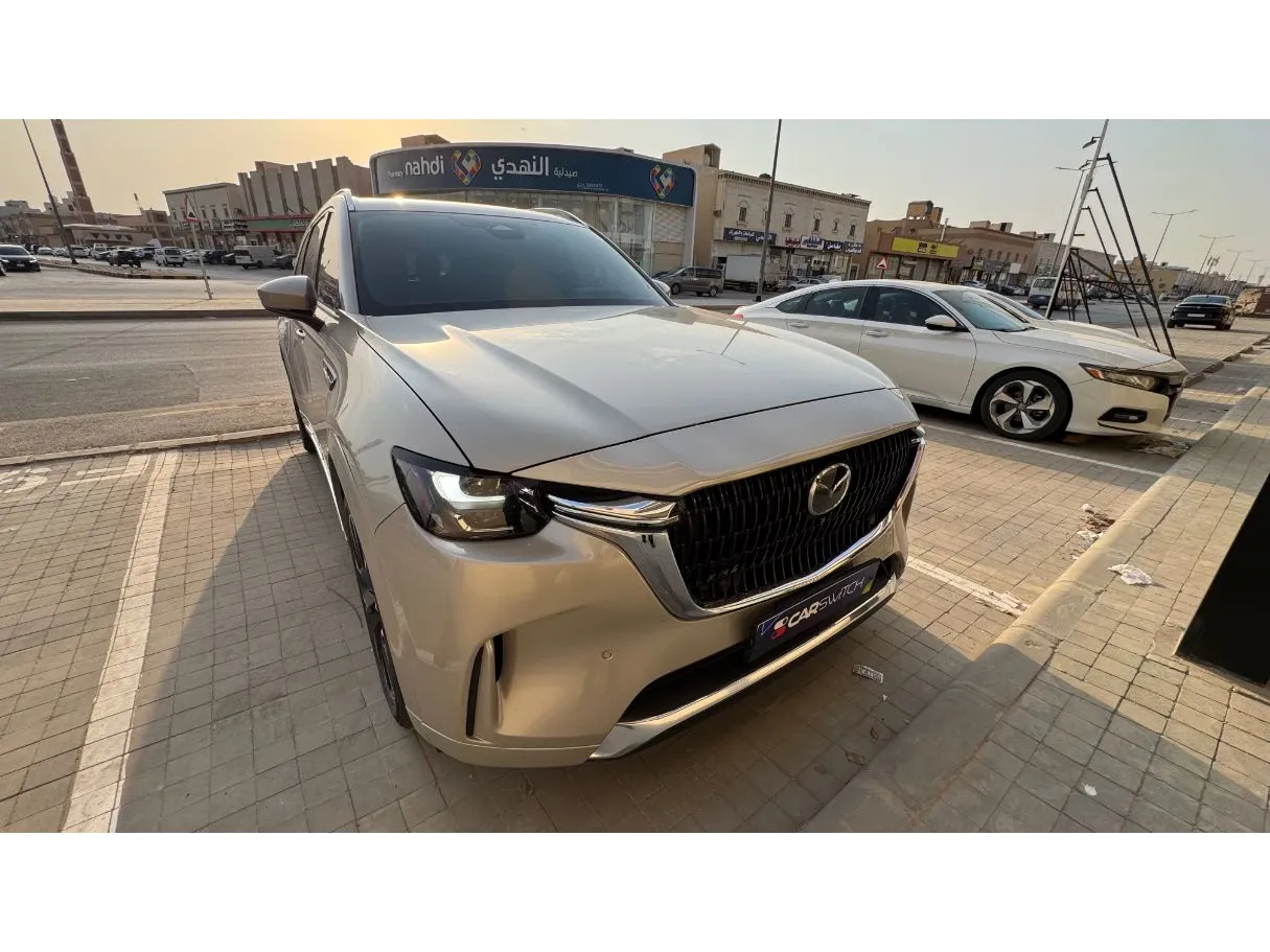 Car image 3