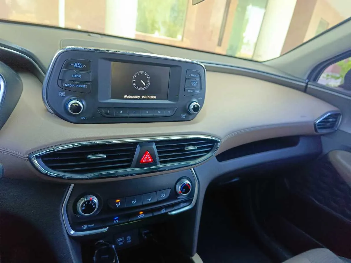 Car image 25