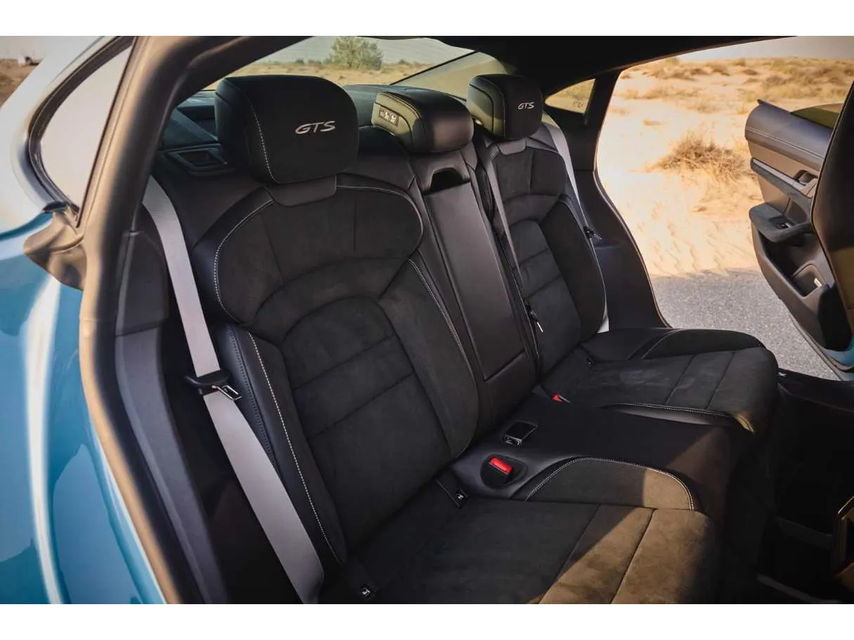 Car image 28