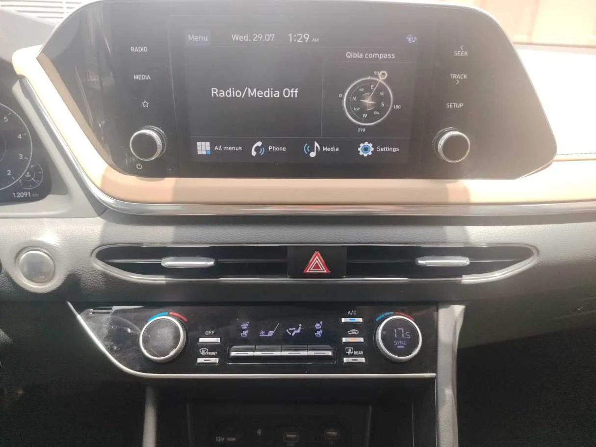 Car image 21