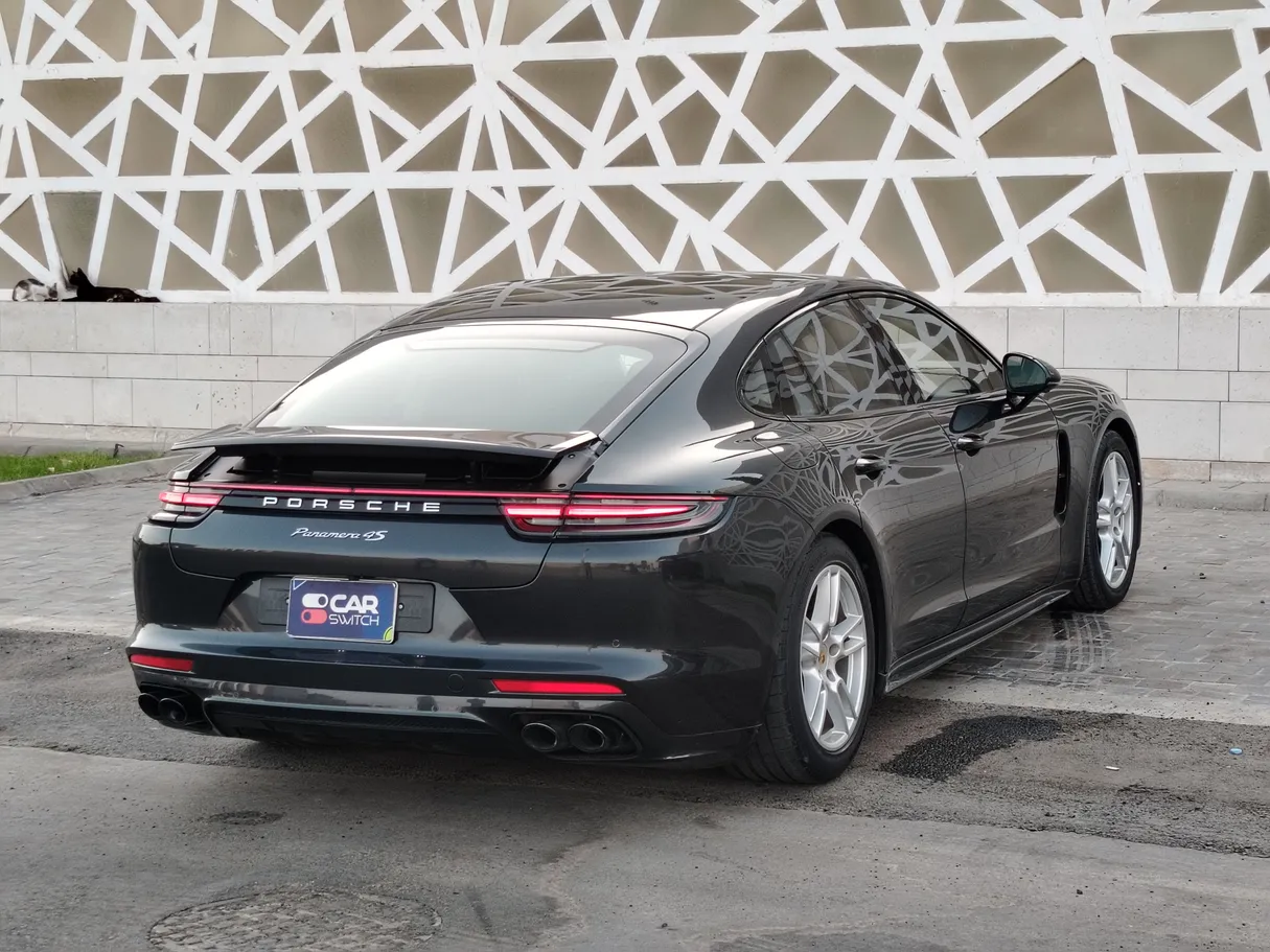 Car image 5