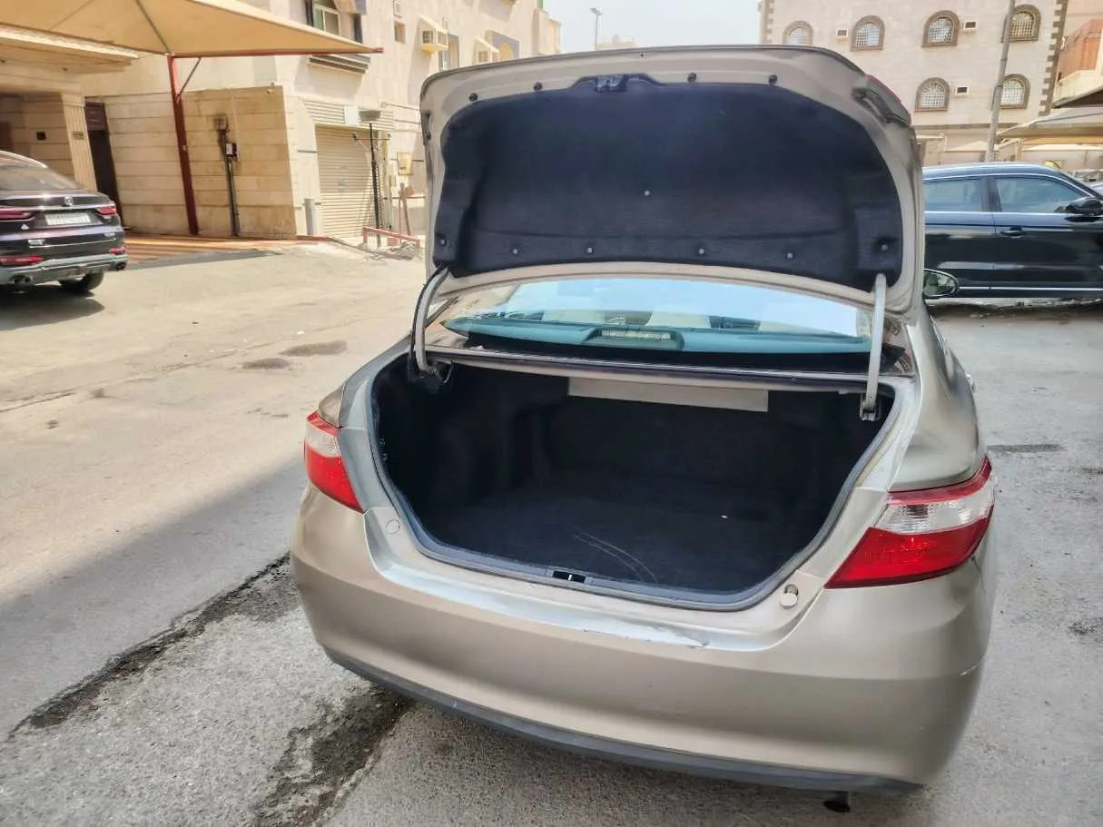 Car image 38