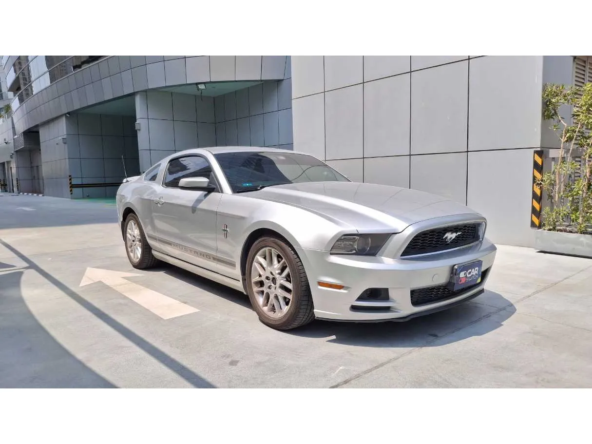 Car image 3