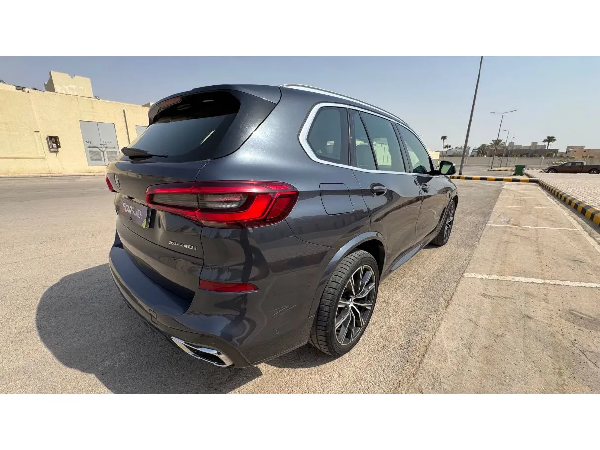 Car image 5