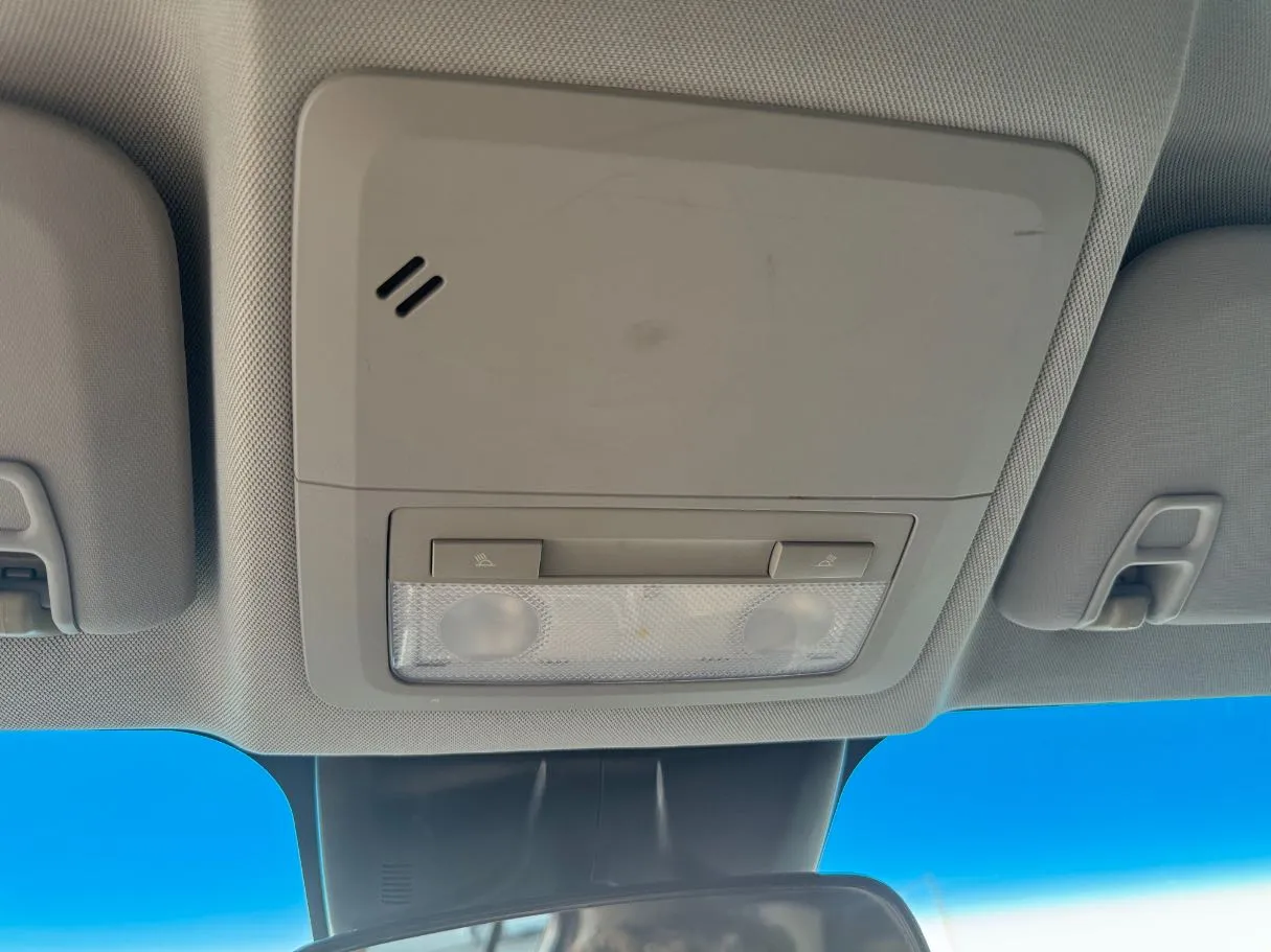 Car image 27
