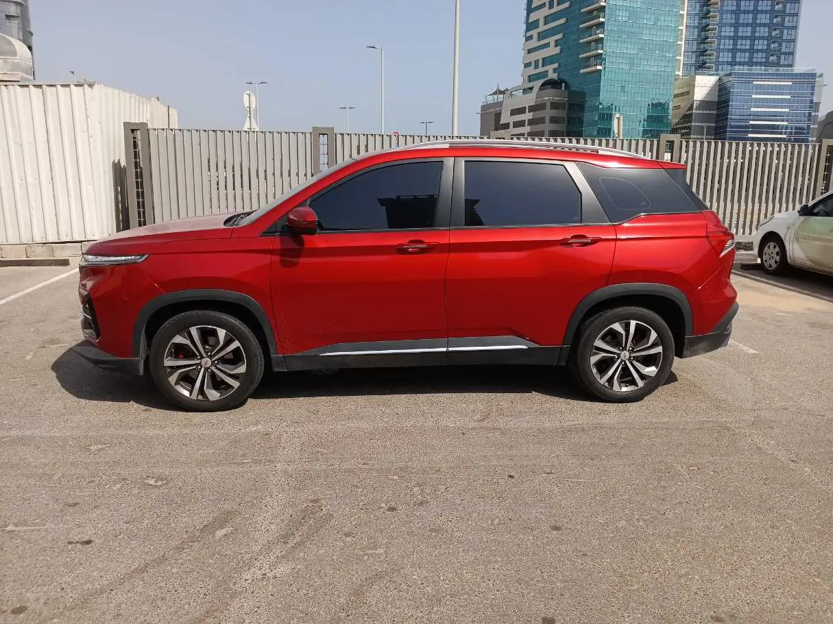 Car image 4