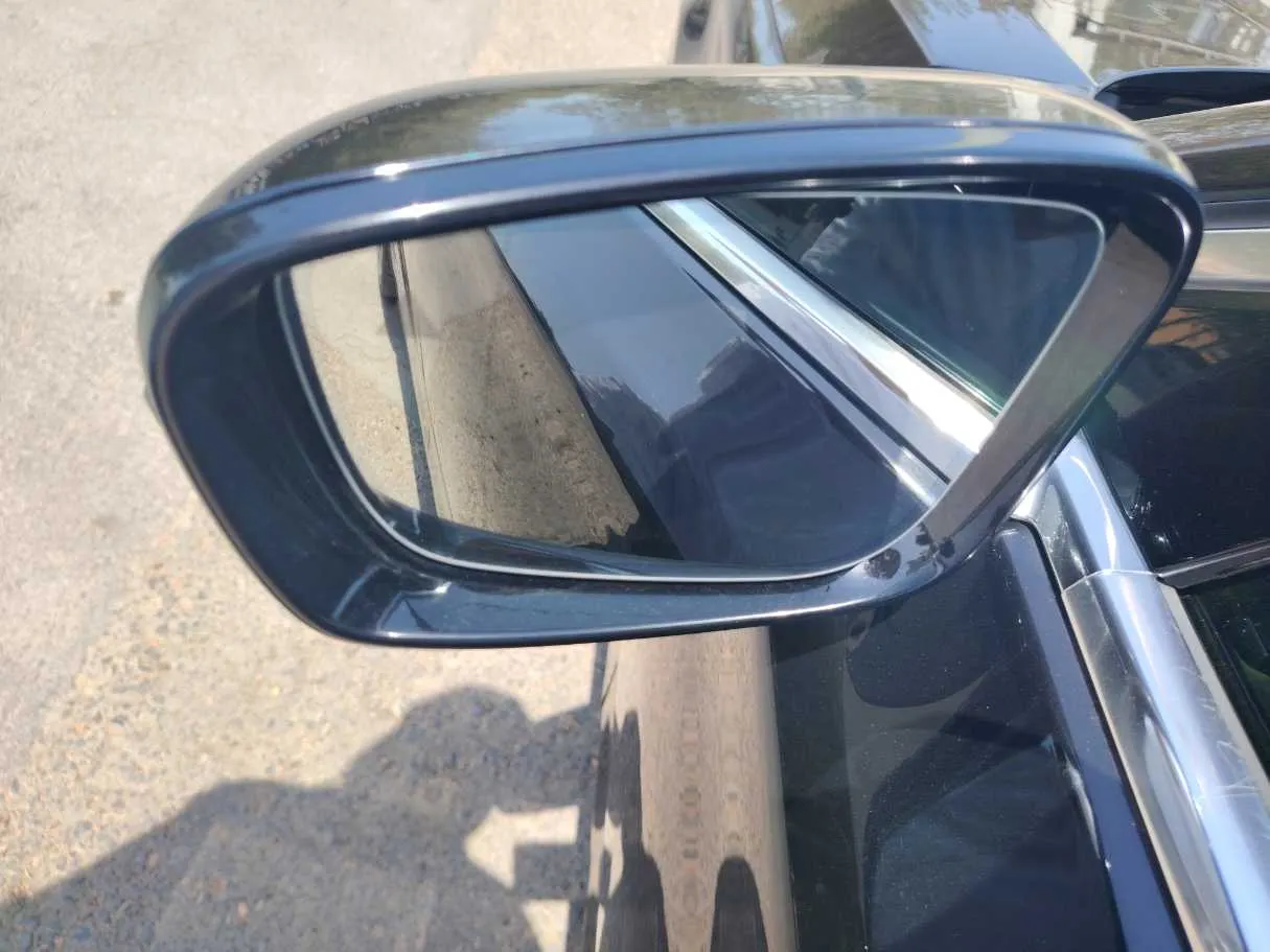 Car image 36