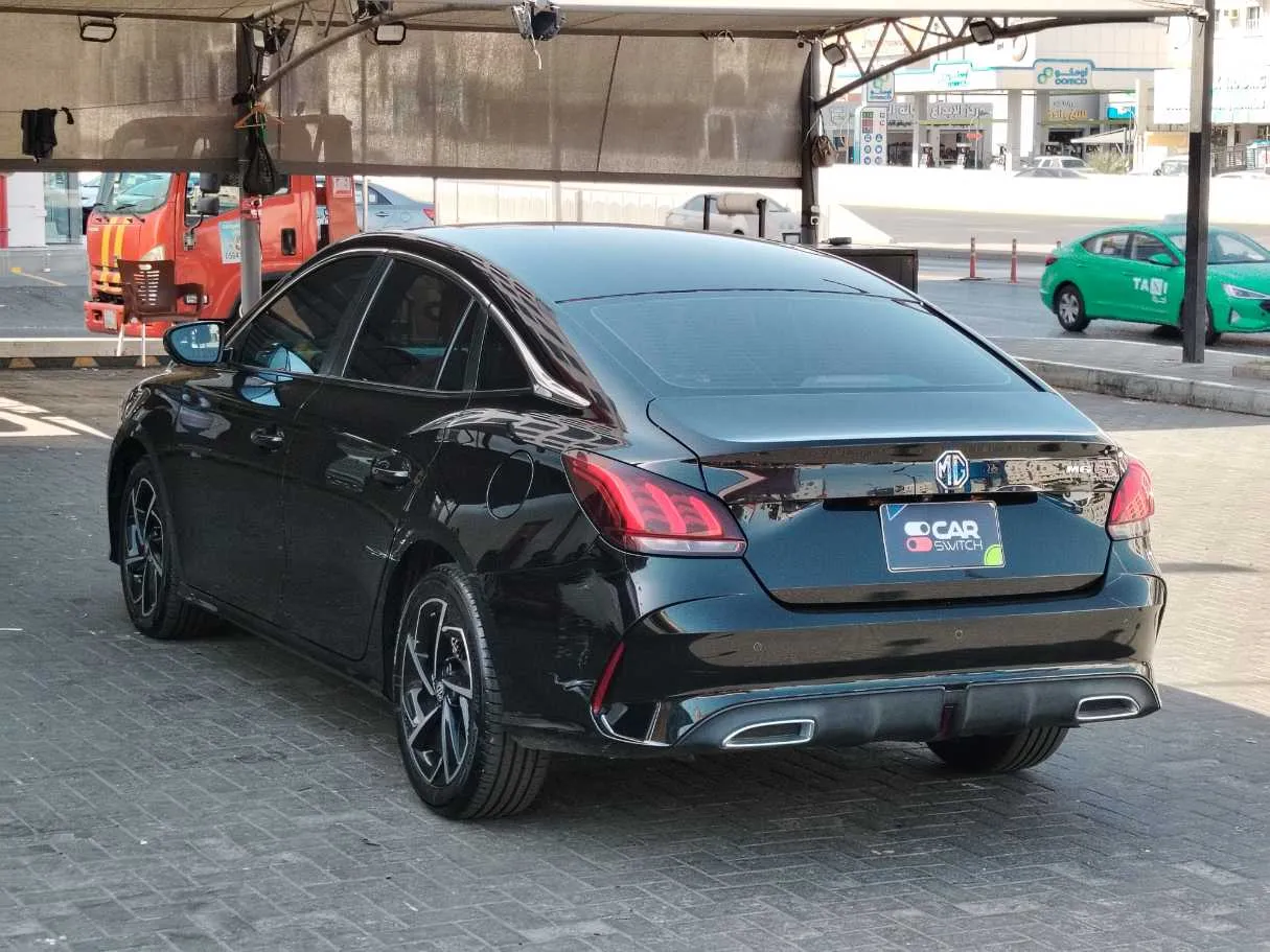 Car image 7