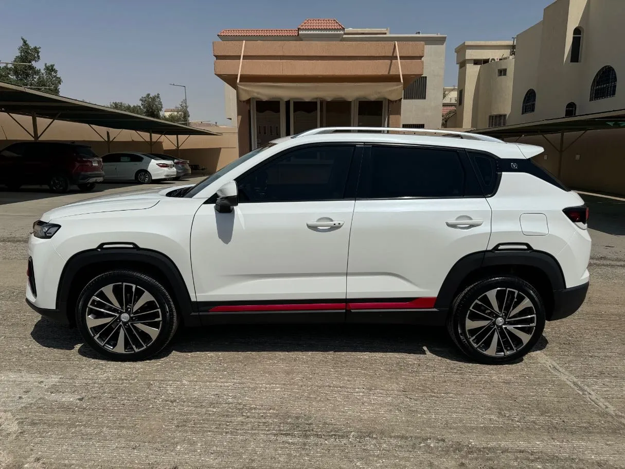 Car image 8