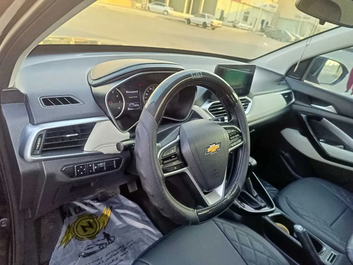 Car image 13