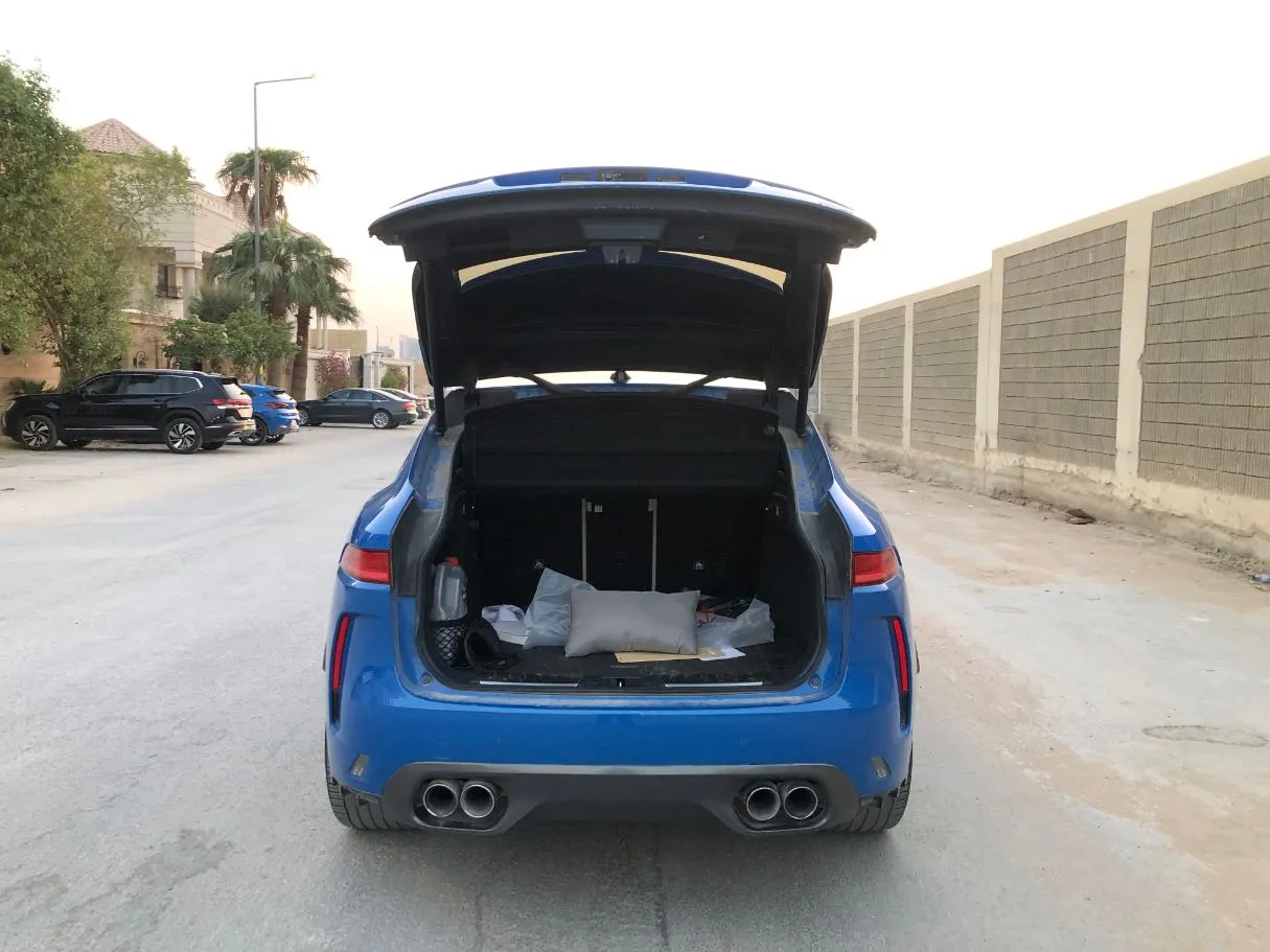 Car image 20