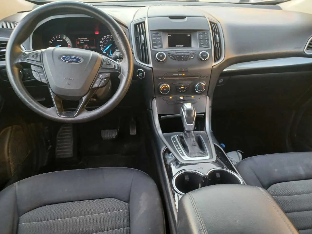 Car image 16