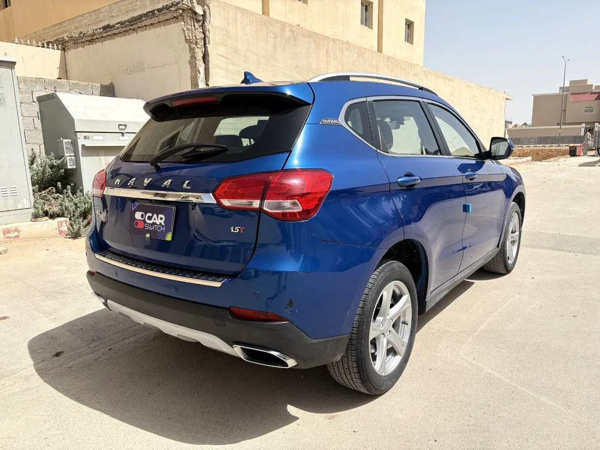 Car image 5