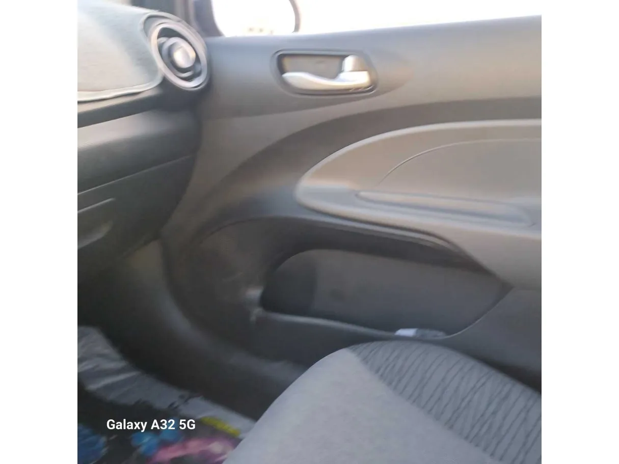 Car image 22